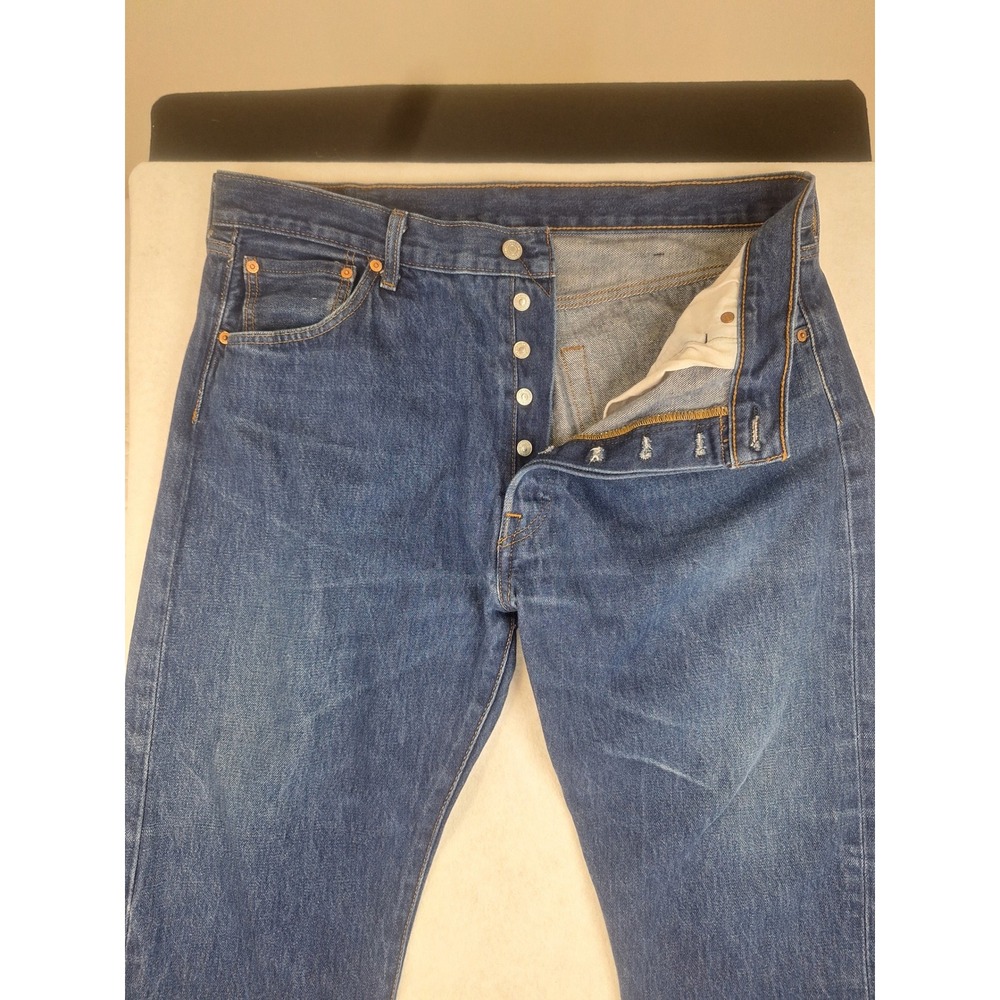 Levis 501 Original Fit Jeans Mens 34x34 Light Wash Blue Straight Leg Denim